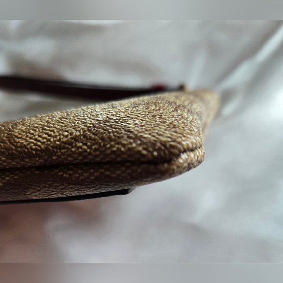 Coach 1941 LUX LINE SHIMMERY Burgundy and Tan Wristlet NWOT - Picture 3 of 7